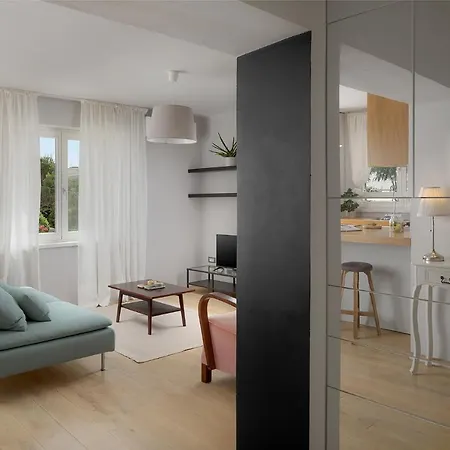 Elegant, Cosy And Quiet, Just 1 Min To Amphiteatre * Пула