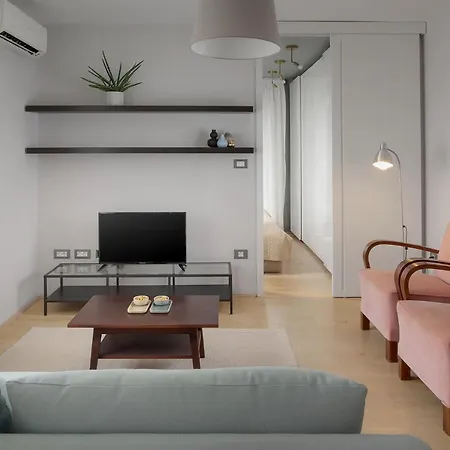 Elegant, Cosy And Quiet, Just 1 Min To Amphiteatre Apartman Póla
